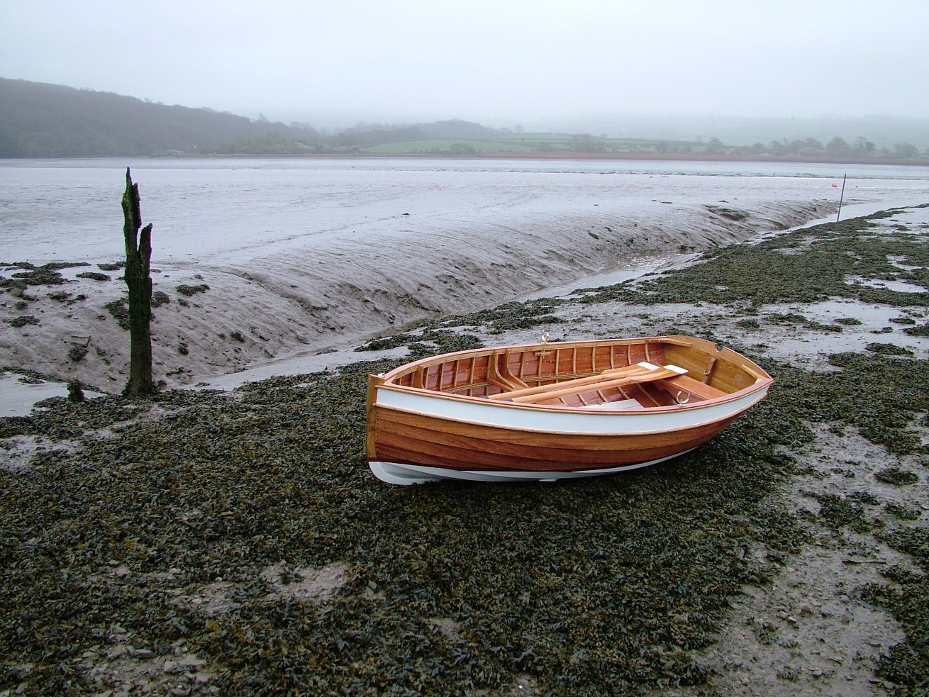 Stirling &amp; Son’s latest clinker dinghy | intheboatshed.net